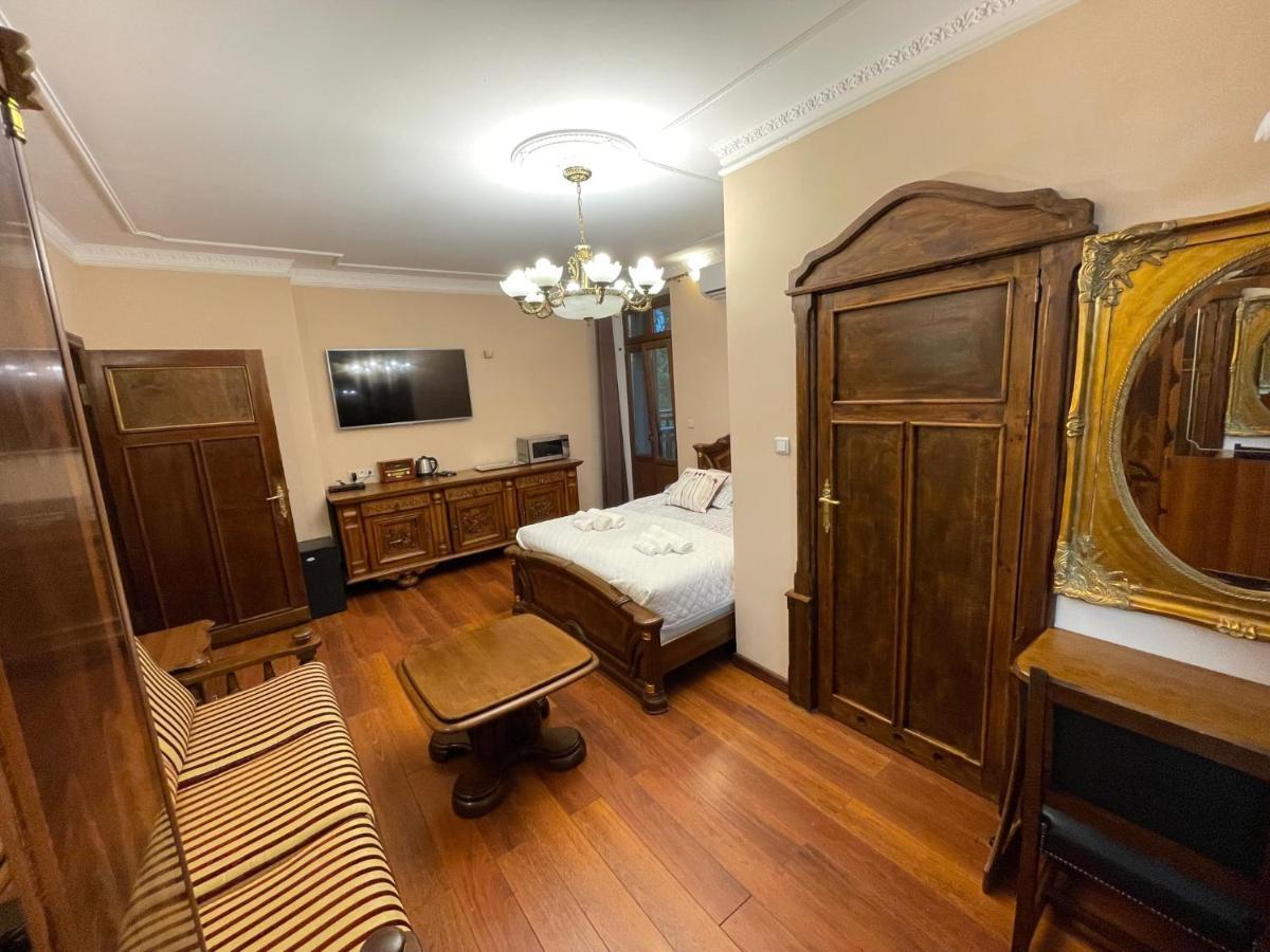 Dworek Oliwski Bed and Breakfast Danzica Esterno foto