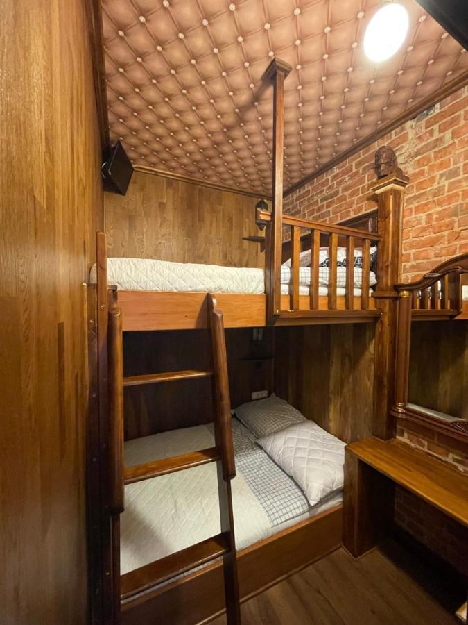 Dworek Oliwski Bed and Breakfast Danzica Esterno foto