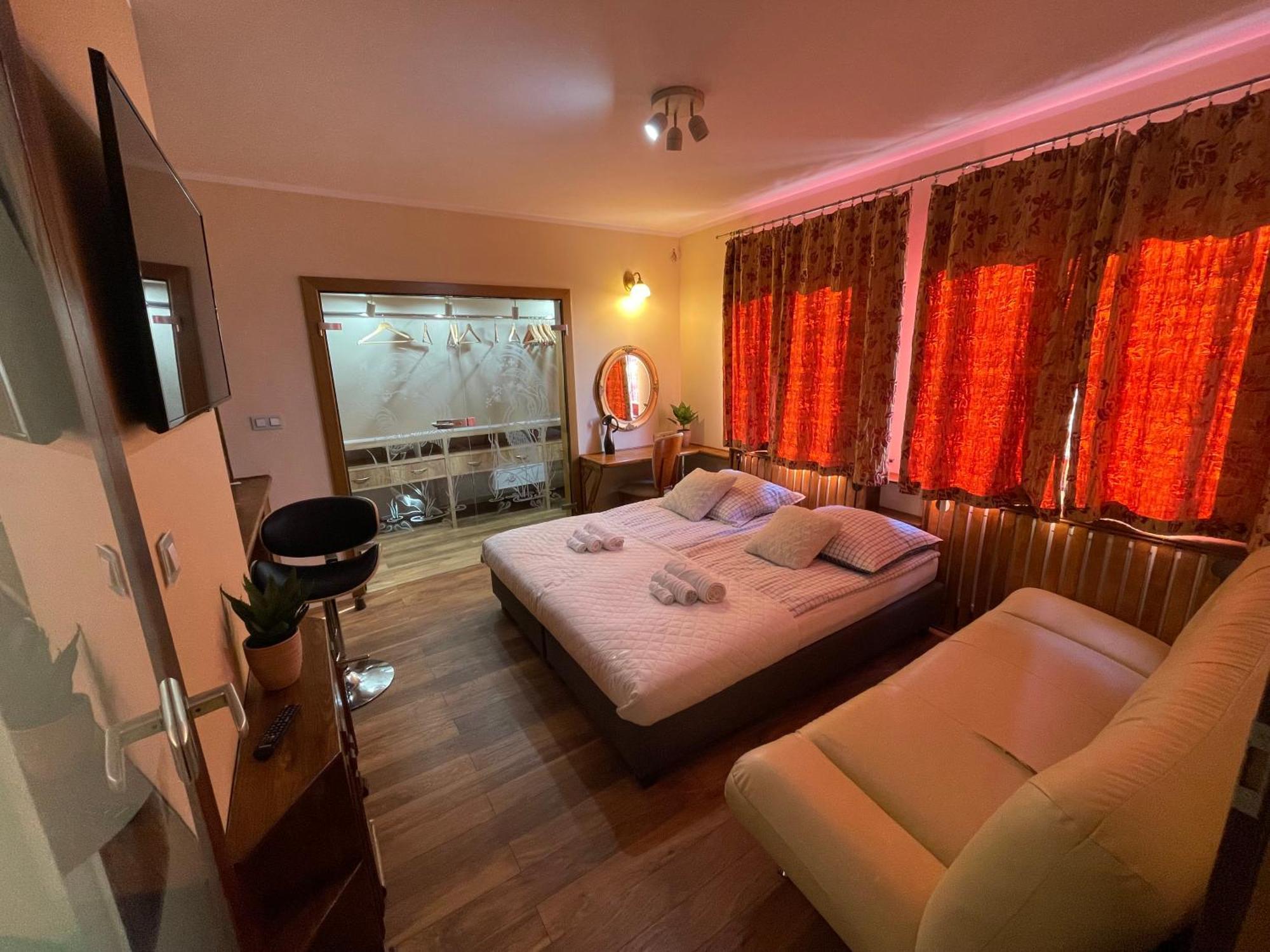 Dworek Oliwski Bed and Breakfast Danzica Esterno foto