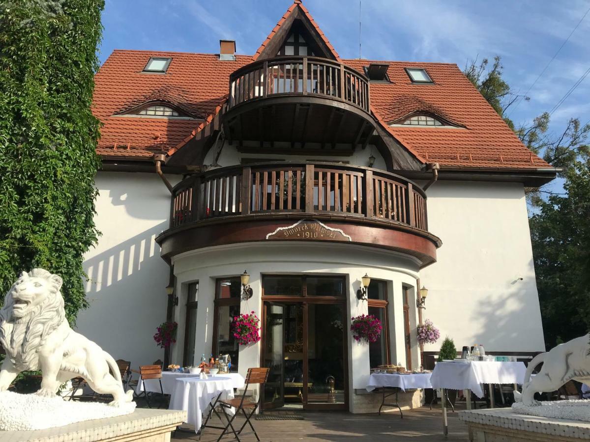 Dworek Oliwski Bed and Breakfast Danzica Esterno foto